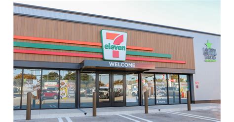 7 eleven store